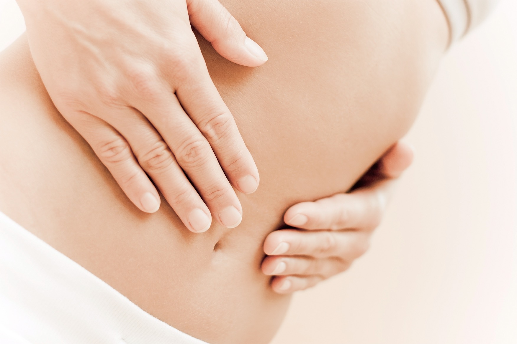 Hände auf Bauch Hände auf Bauch